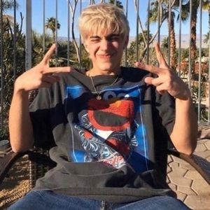 Meet your Posher, Leo